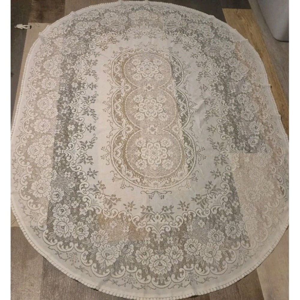 Vintage Oval Lace Tablecloth 80" x 58" Floral Pattern Cottage Decor